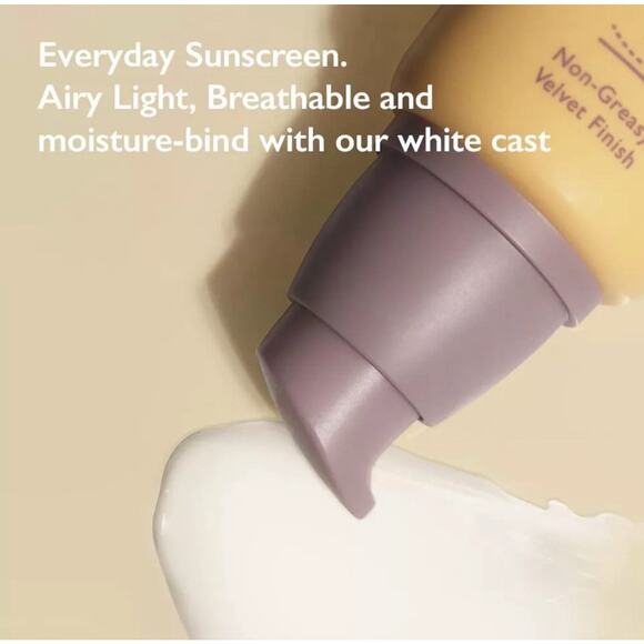 Haruharu Wonder Black Rice Moisture Airyfit Sunscreen 50ml SPF50 + PA++++ - Picture 3 of 4